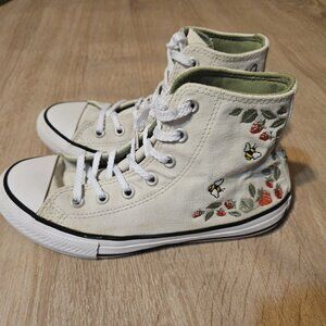 Converse All Stars  Girls Youth Size 2 Bees Strawberries Embroidered Sneakers